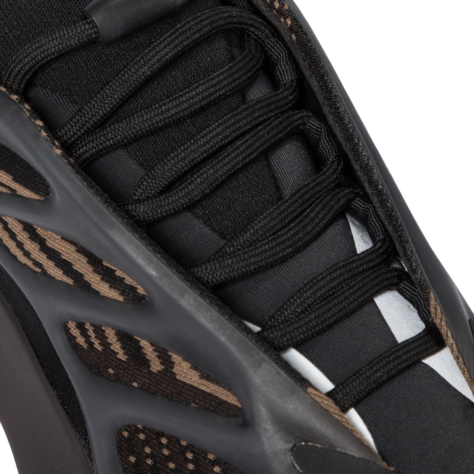 adidas Yeezy 700 V3 'Clay Brown' - Image 6