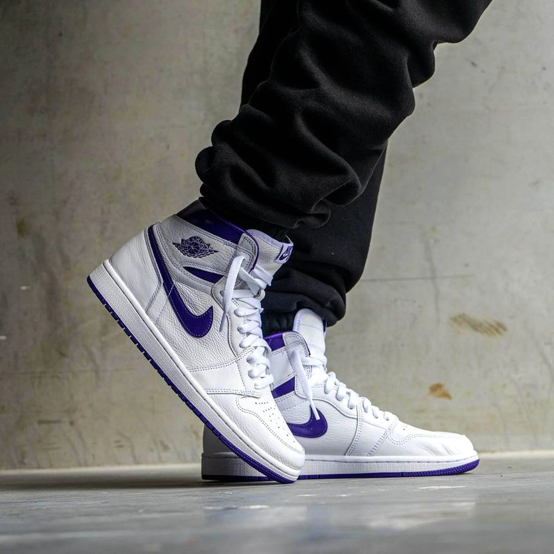 Air Jordan 1 High OG Wmns 'Court Purple' - Image 6