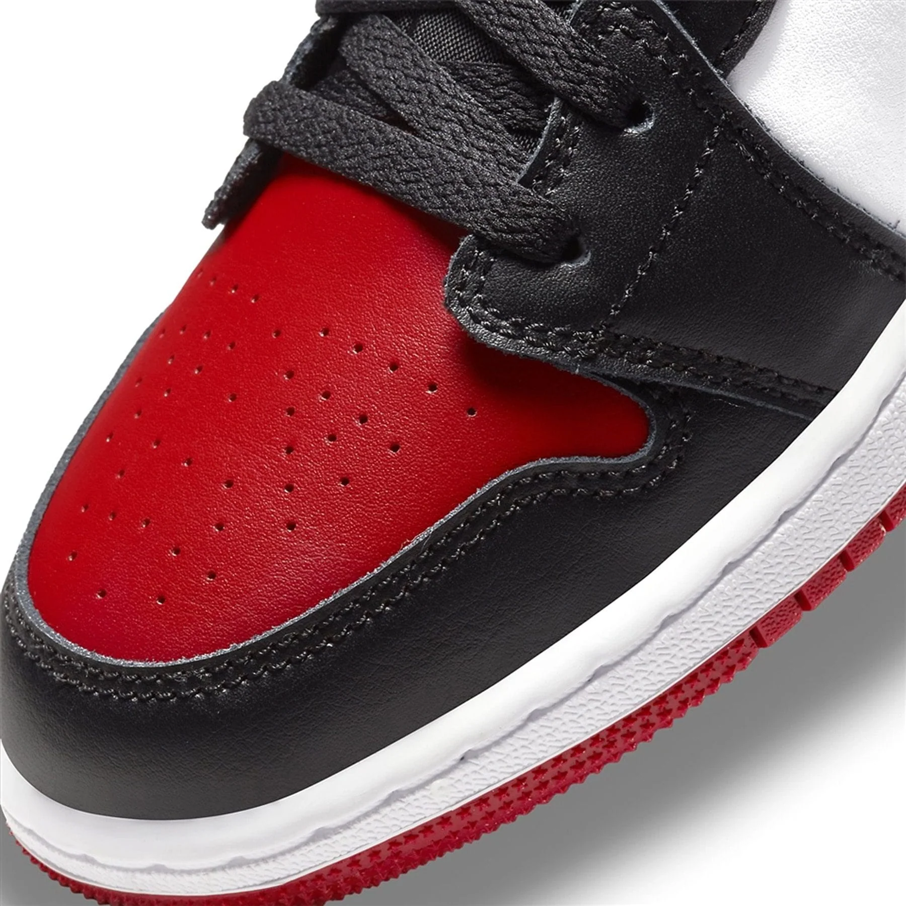 Air Jordan 1 Low GS 'Bred Toe' - Image 6