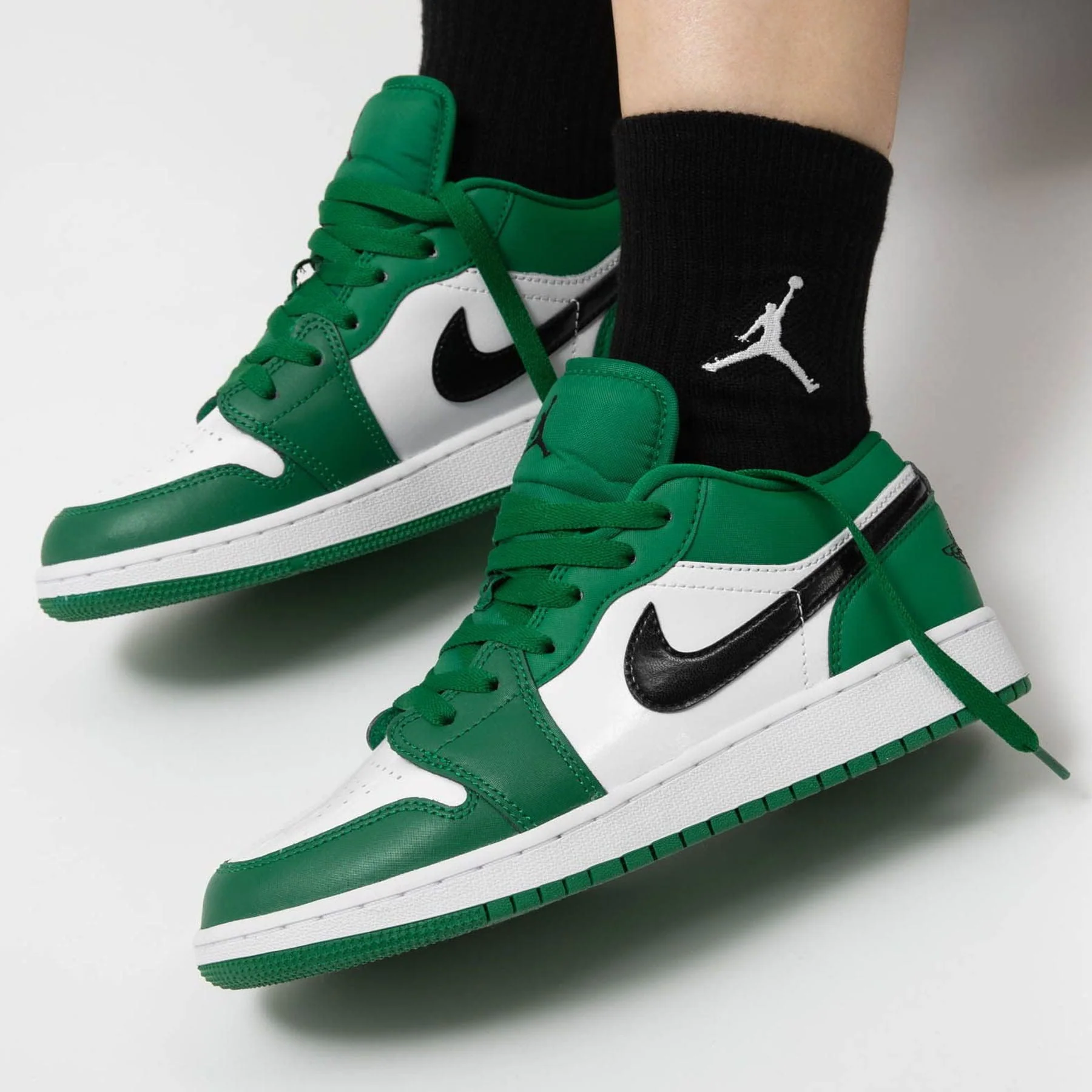 Air Jordan 1 Low GS 'Pine Green' - Image 6