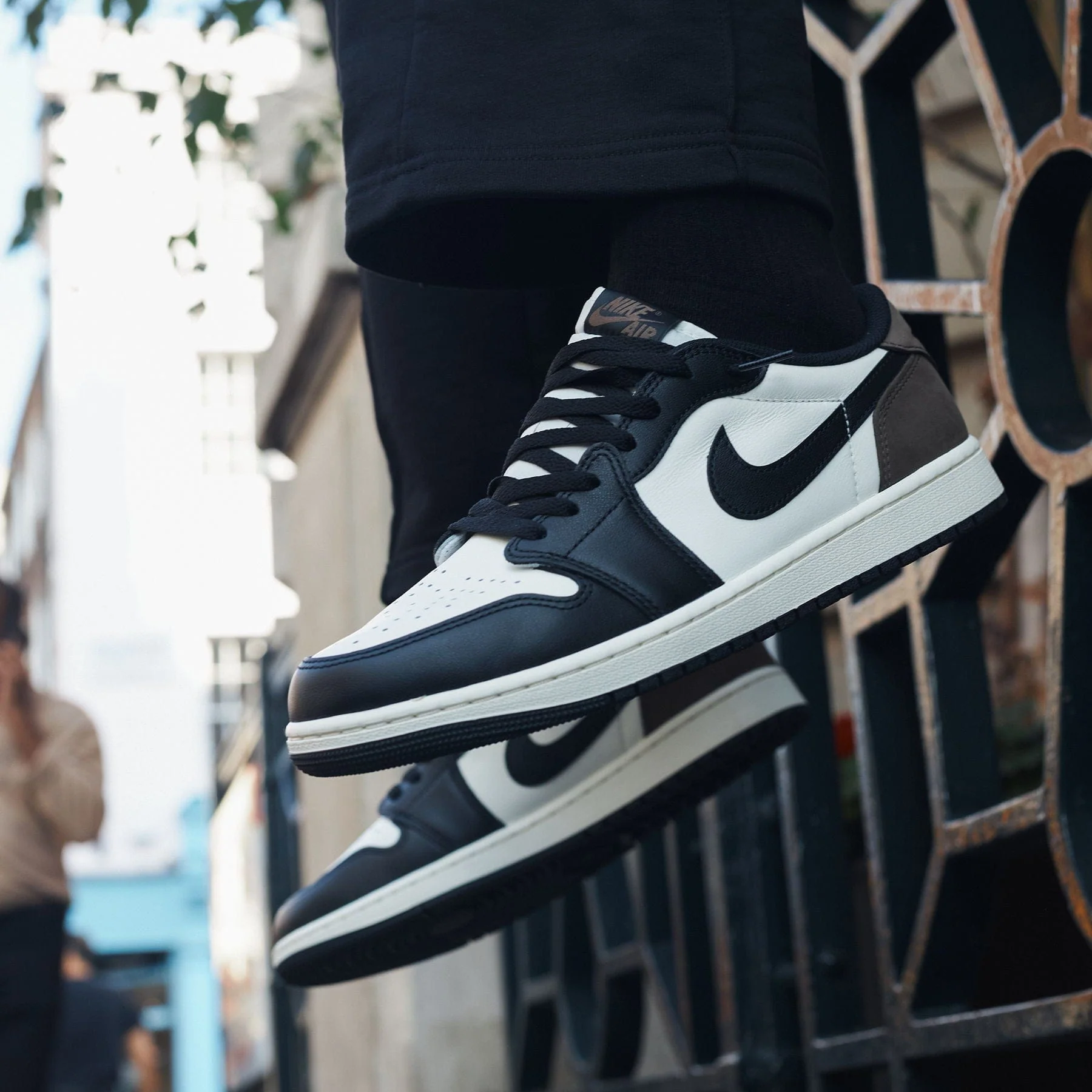 Air Jordan 1 Low OG 'Mocha' - Image 3