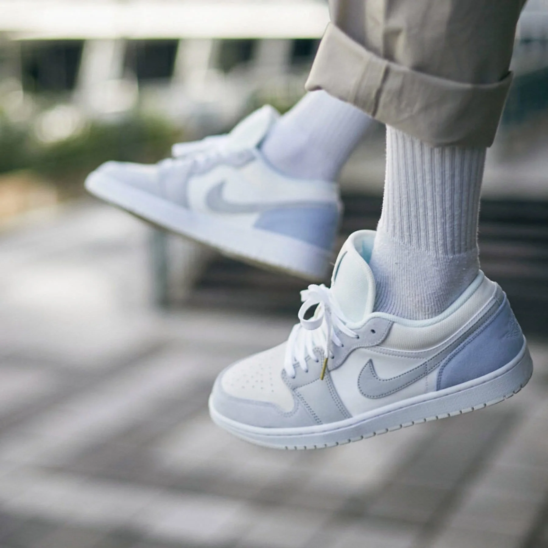 Air Jordan 1 Low 'Paris' - Image 6