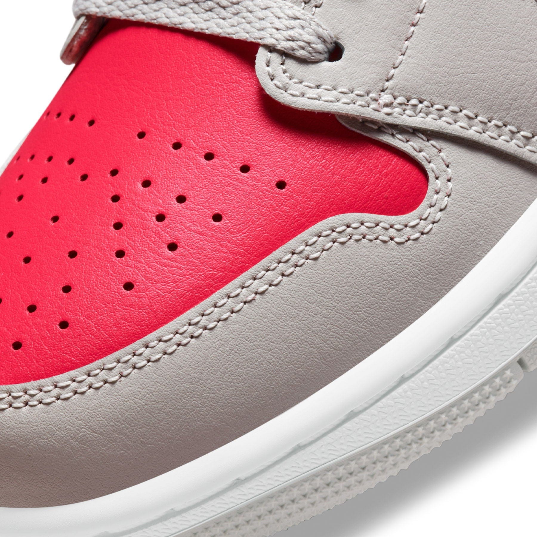 Air Jordan 1 Low Wmns 'Light Iron Ore Siren Red' - Image 6