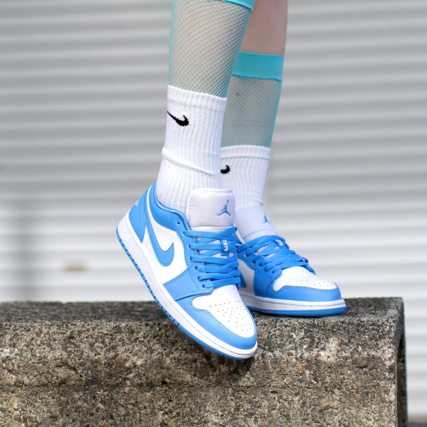 Air Jordan 1 Low Wmns 'UNC' - Image 6