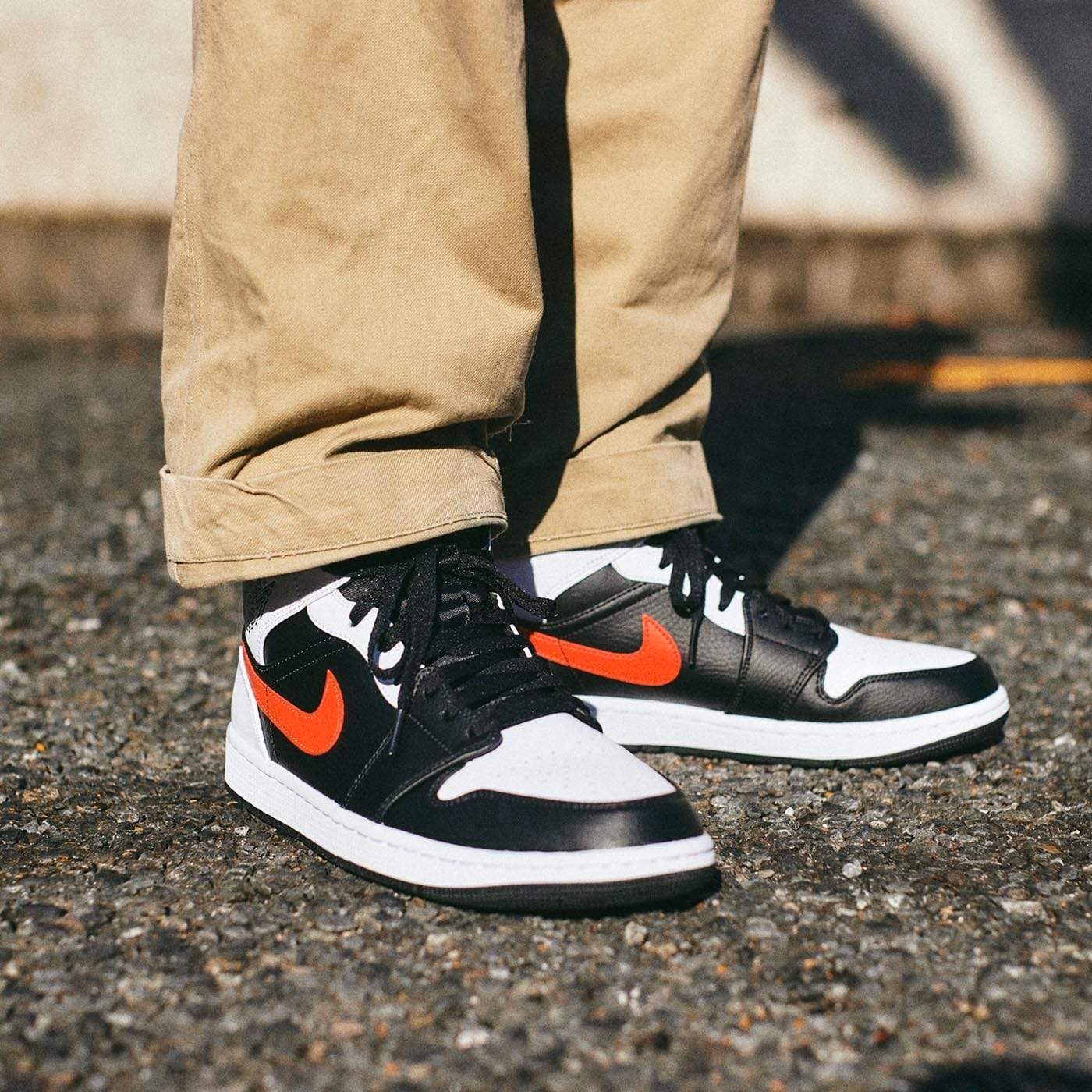 Air Jordan 1 Mid 'Chile Red' - Image 6