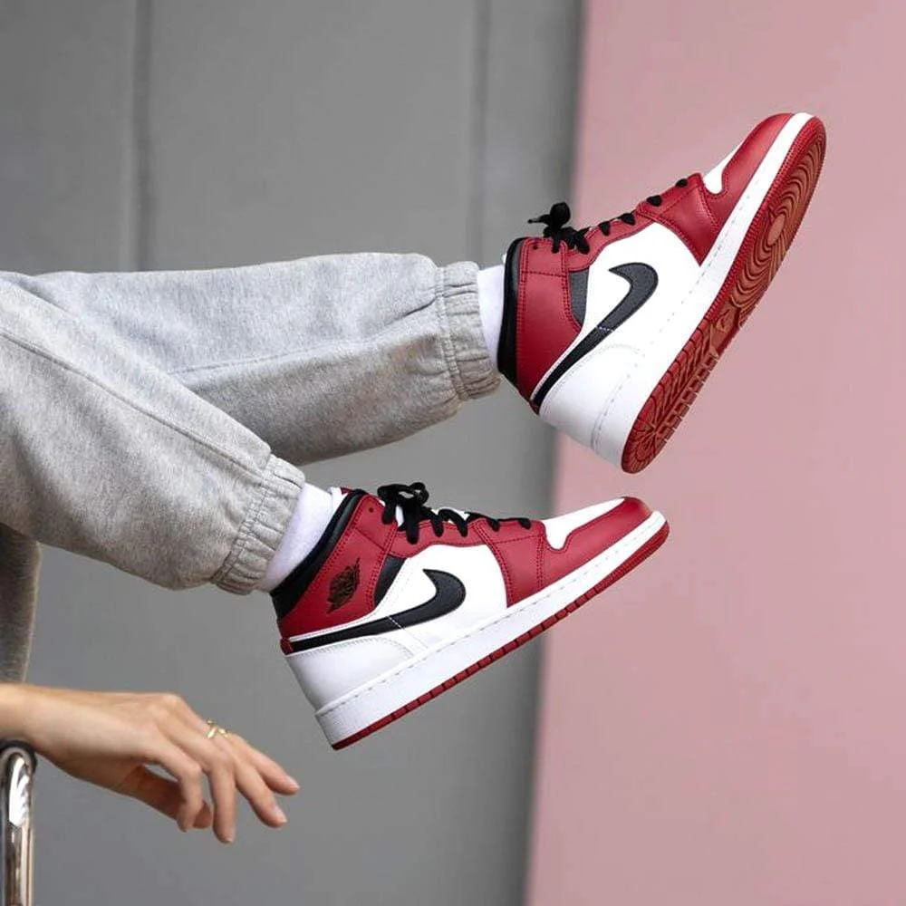 Air Jordan 1 Mid GS Chicago - Image 6