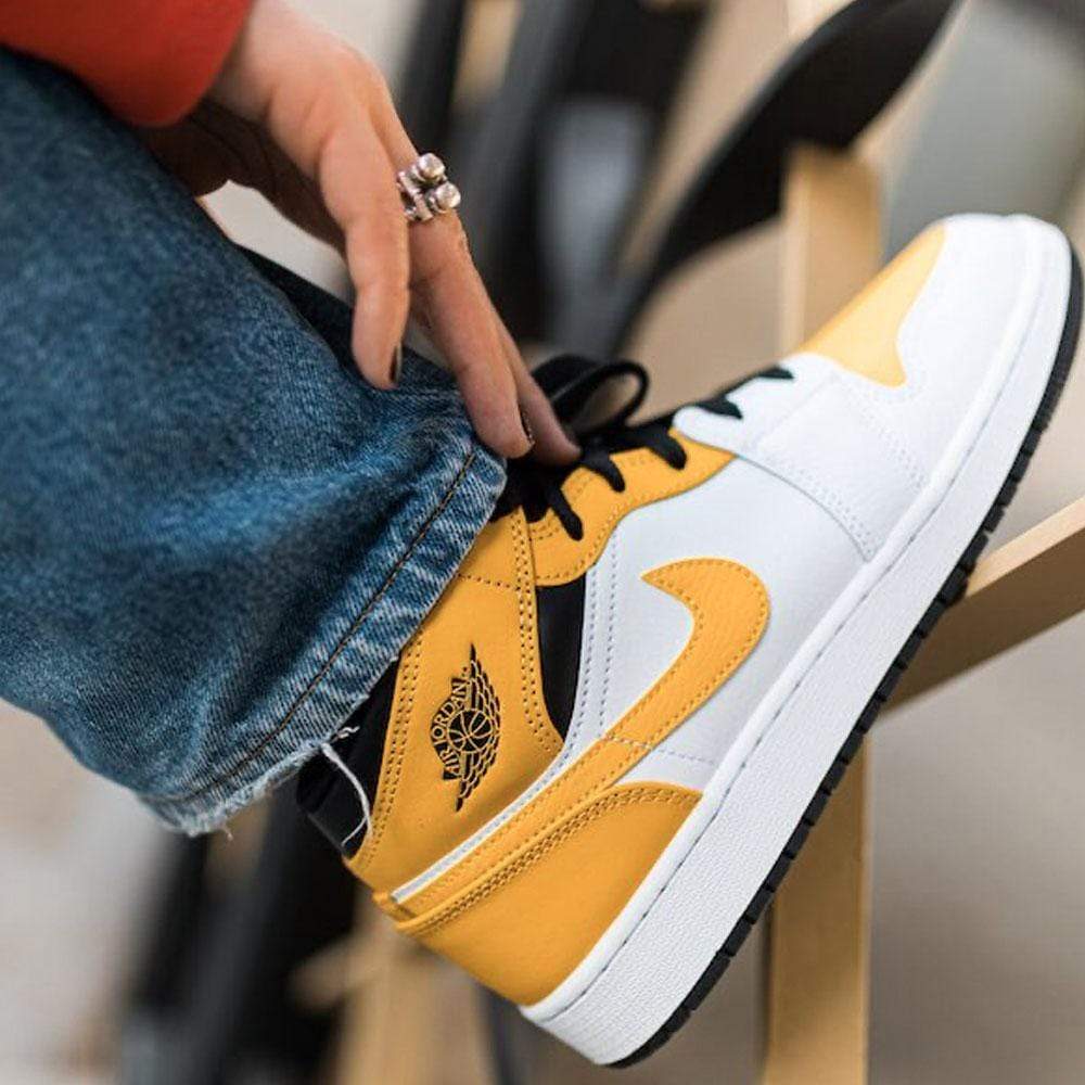 Air Jordan 1 Mid GS 'University Gold' - Image 7