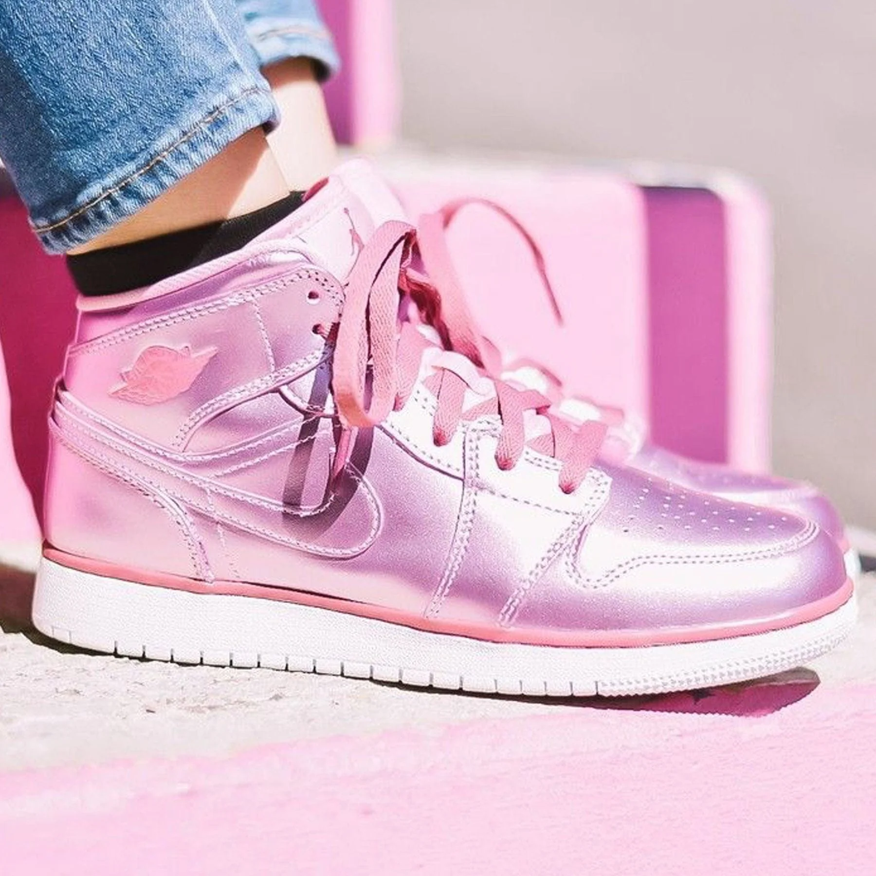 Air Jordan 1 Mid SE GS 'Pink Rose' - Image 6