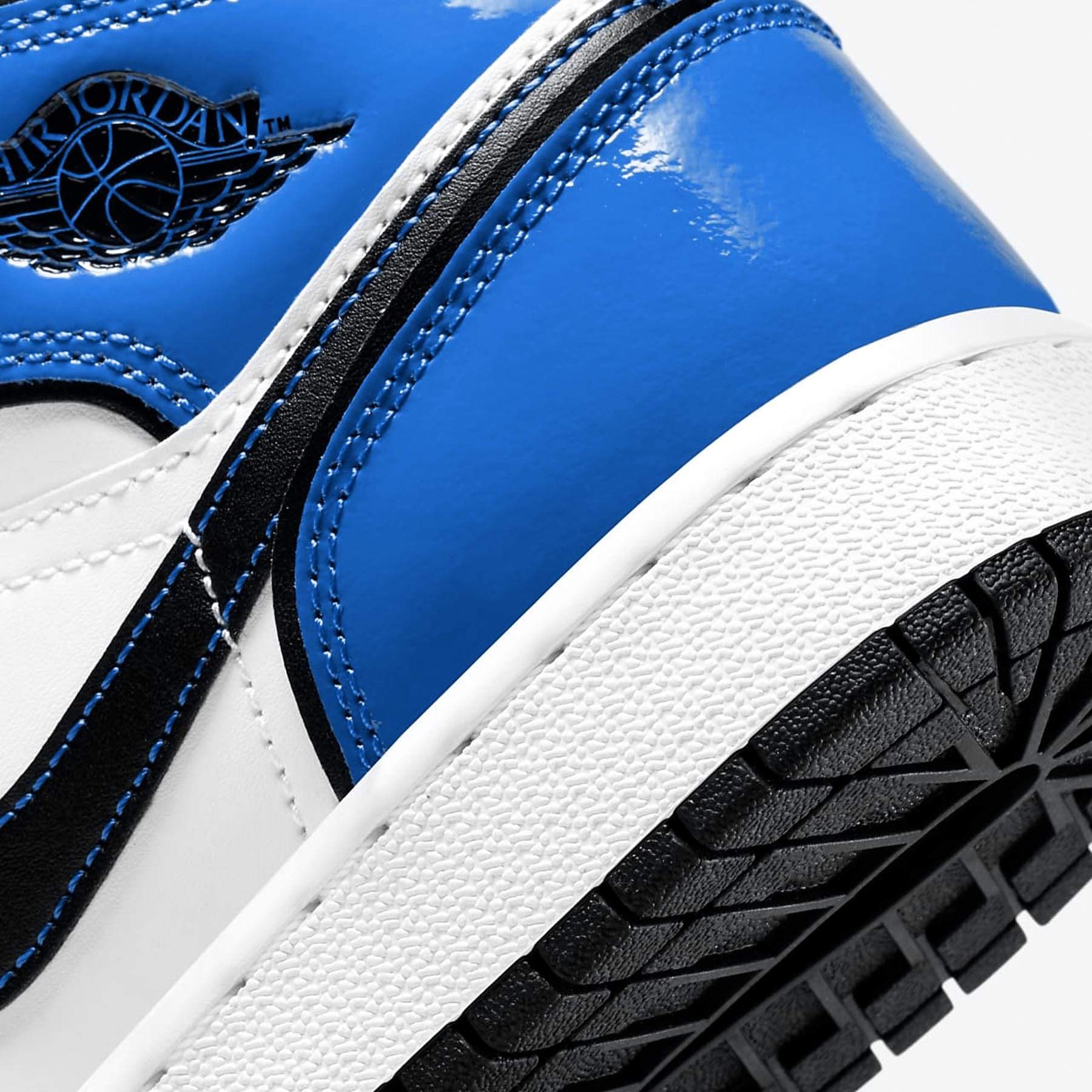 Air Jordan 1 Mid SE GS 'Signal Blue' - Image 7