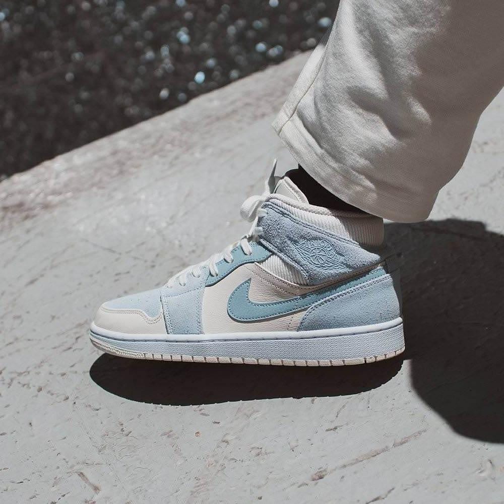 Air Jordan 1 Mid SE 'Sail Light Blue' - Image 6
