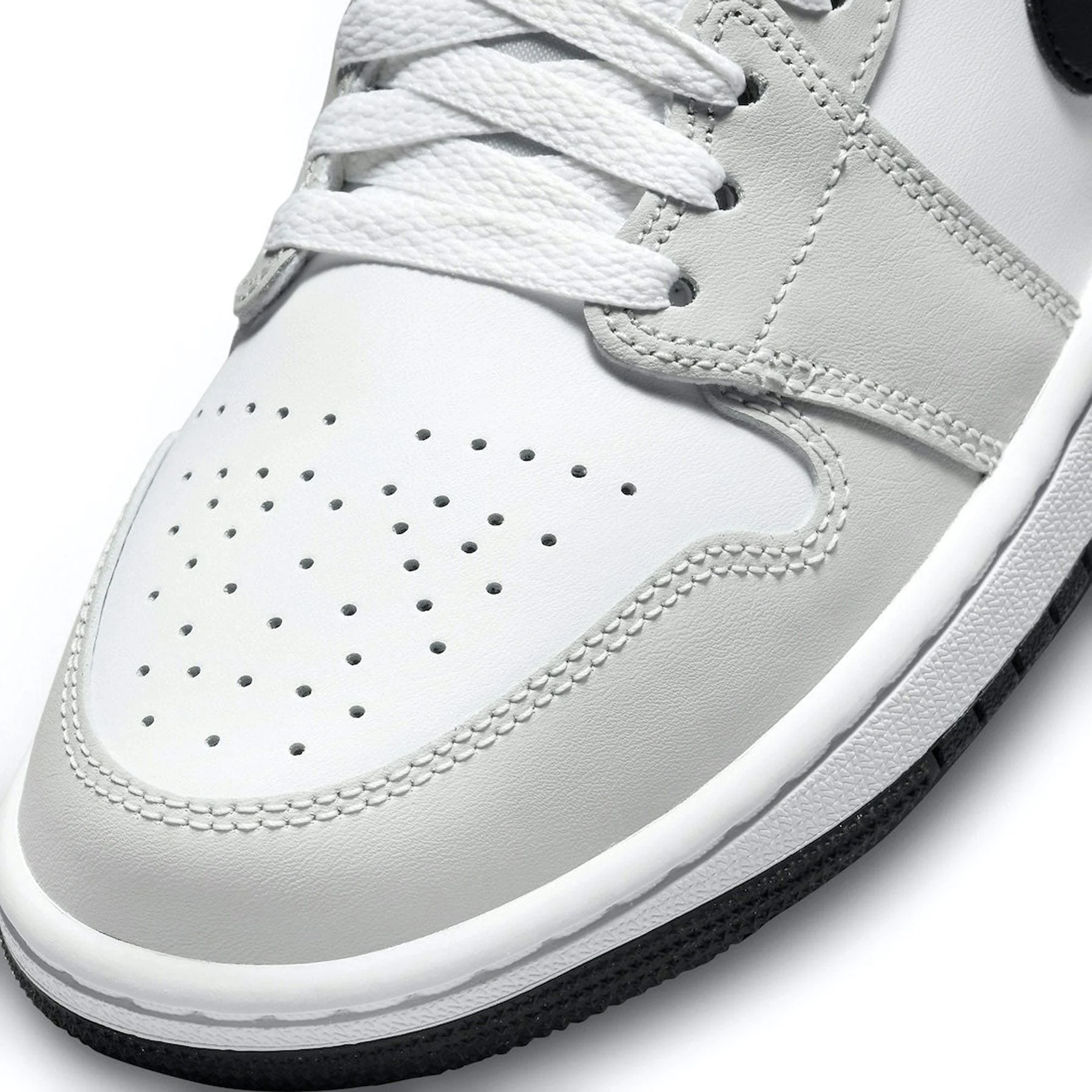 Air Jordan 1 Mid Wmns 'Light Smoke Grey' - Image 6