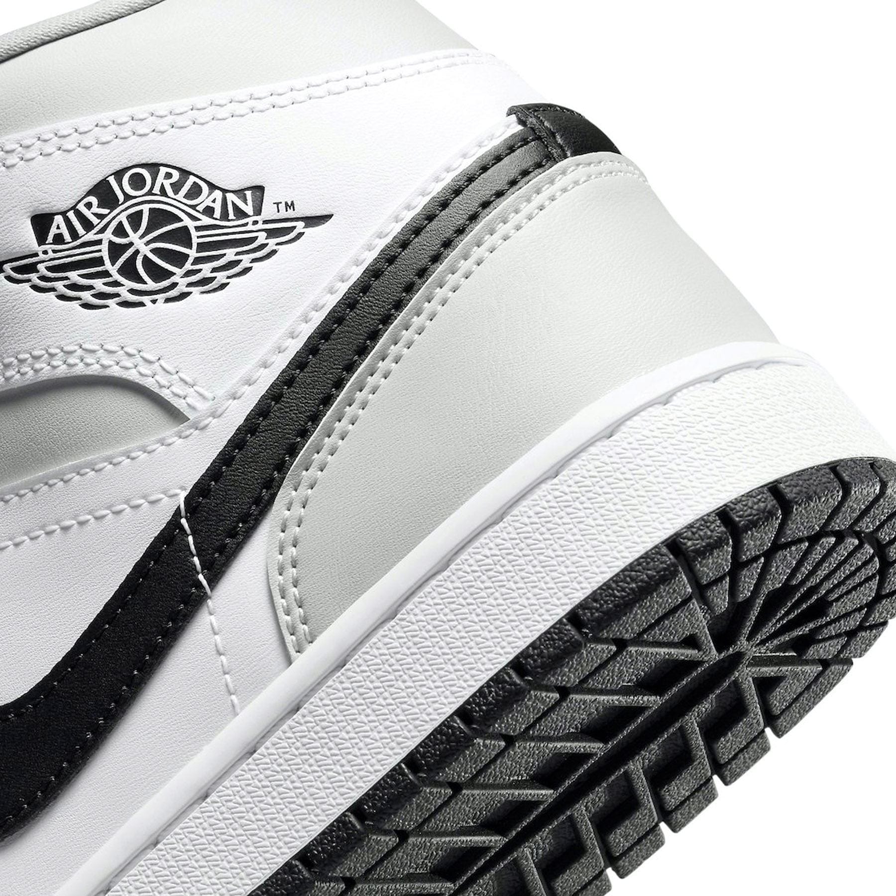 Air Jordan 1 Mid Wmns 'Light Smoke Grey' - Image 7
