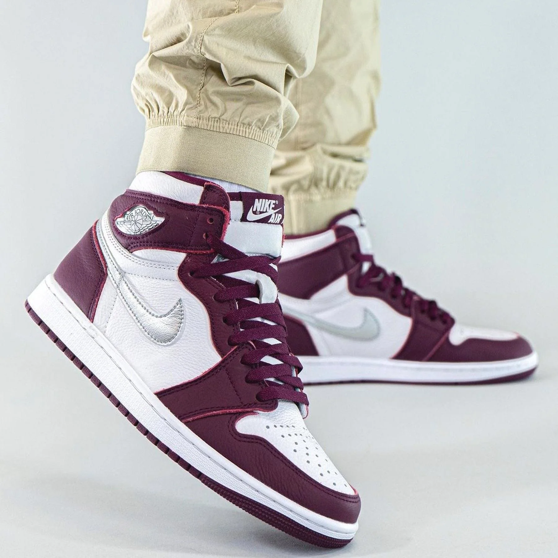 Air Jordan 1 Retro High OG 'Bordeaux' - Image 6