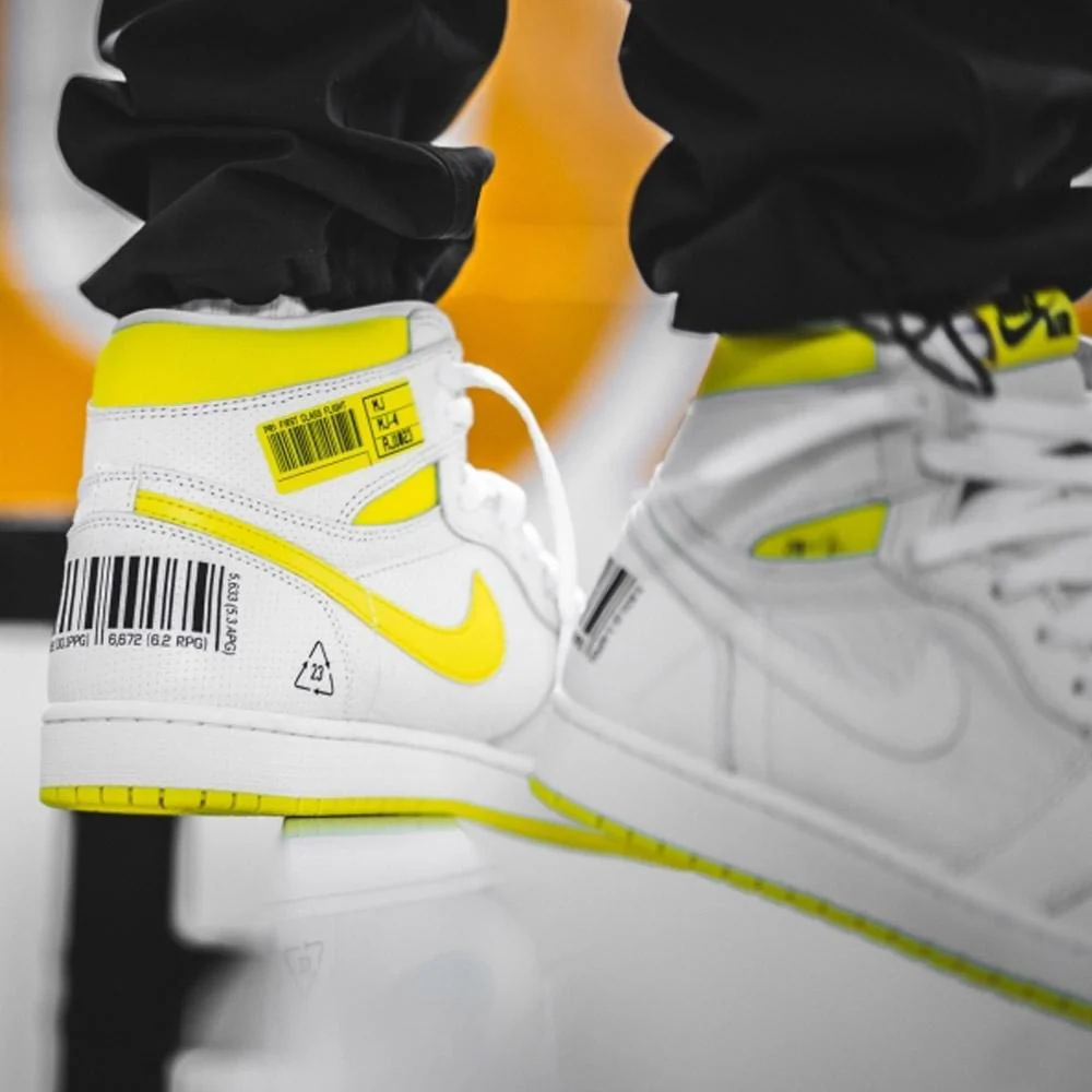Air Jordan 1 Retro High OG 'First Class Flight' - Image 6