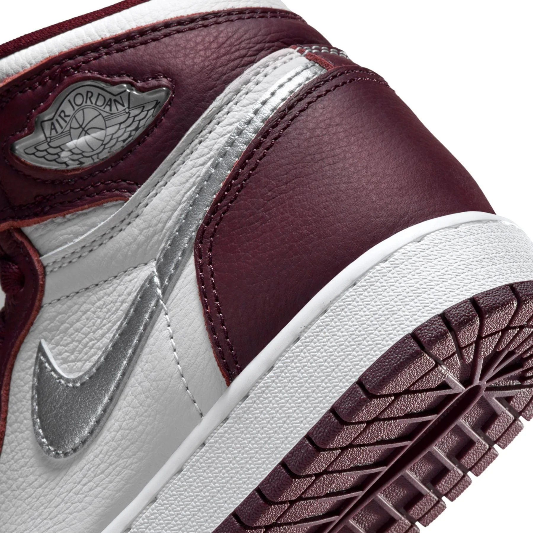 Air Jordan 1 Retro High OG GS 'Bordeaux' - Image 7