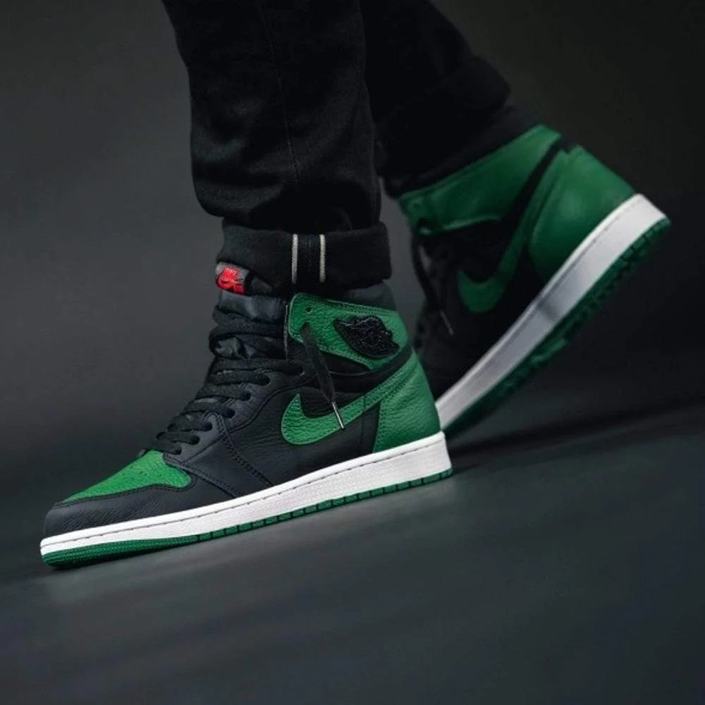 Air Jordan 1 Retro High OG 'Pine Green 2.0' - Image 6