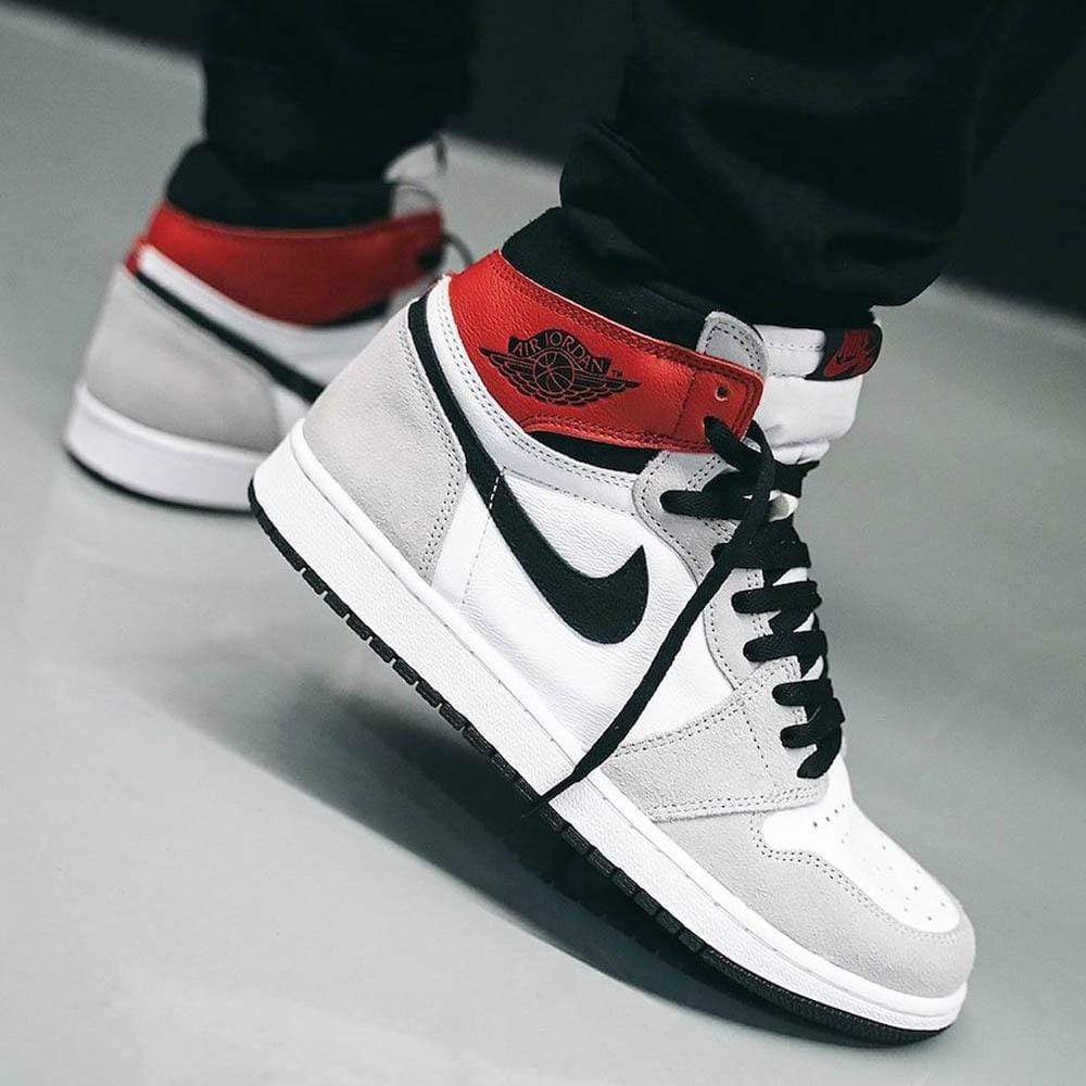 Air Jordan 1 Retro High OG 'Smoke Grey' - Image 6