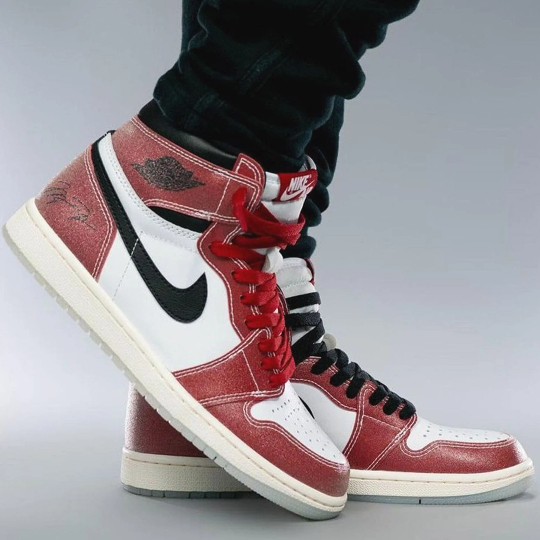 Trophy Room x Air Jordan 1 Retro High OG SP 'Chicago' - Image 6