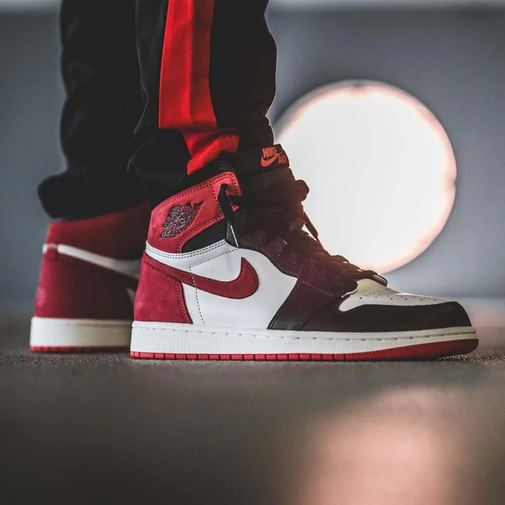 Air Jordan 1 Retro High OG "Summit Red" - Image 3