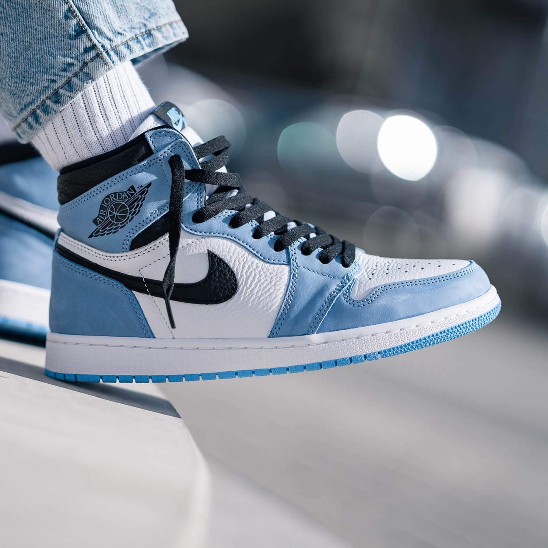 Air Jordan 1 Retro High OG 'University Blue' - Image 6