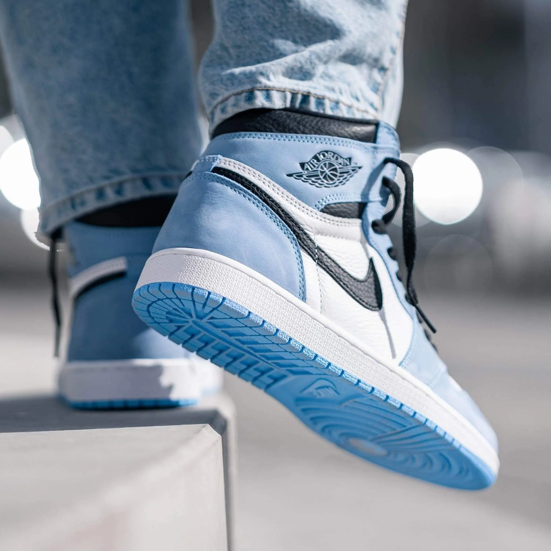 Air Jordan 1 Retro High OG 'University Blue' - Image 7