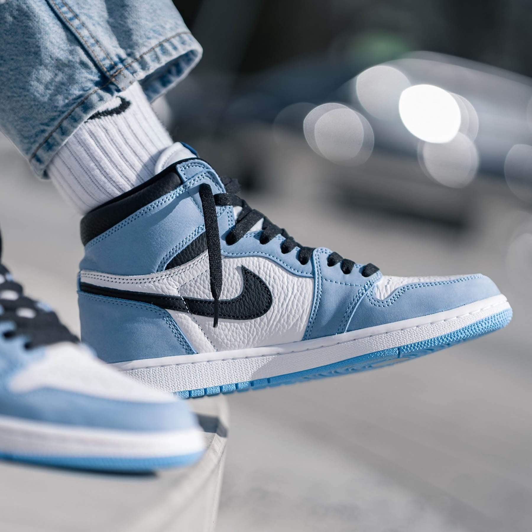 Air Jordan 1 Retro High OG 'University Blue' - Image 8