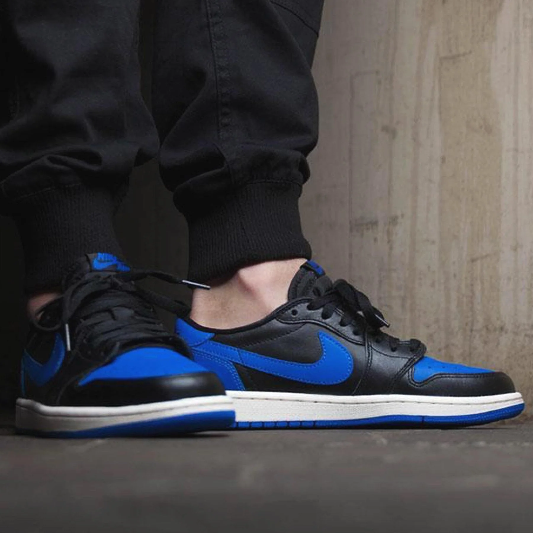 Air Jordan 1 Retro Low OG 'Royal' - Image 5