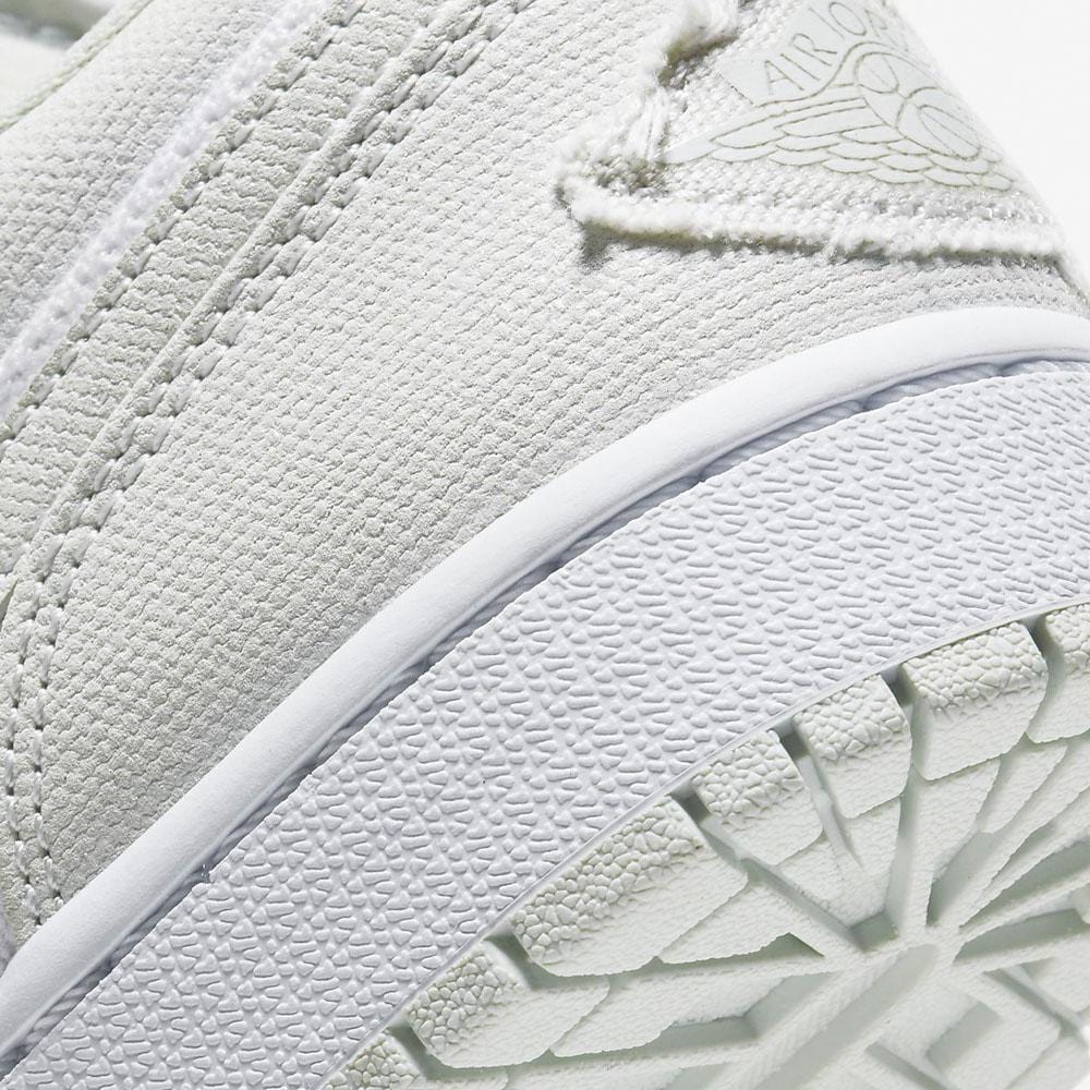 Air Jordan 1 Wmns Low 'Spruce Aura' - Image 8