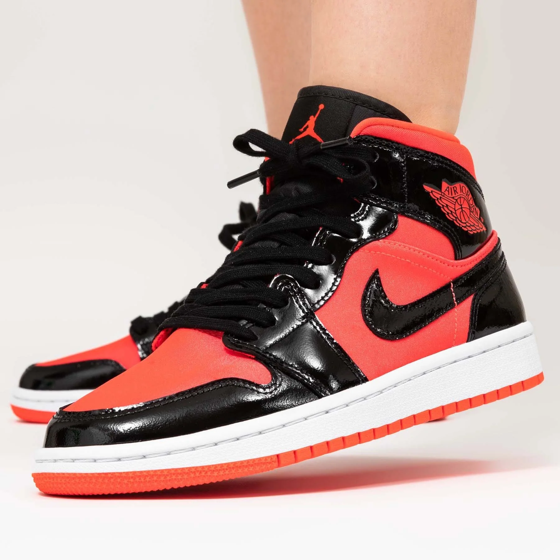 Air Jordan 1 Wmns Mid 'Hot Punch' - Image 7