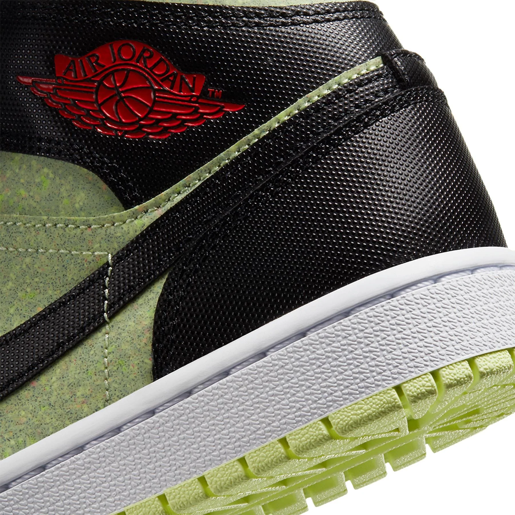 Air Jordan 1 Wmns Mid SE 'Black Barely Volt' - Image 7