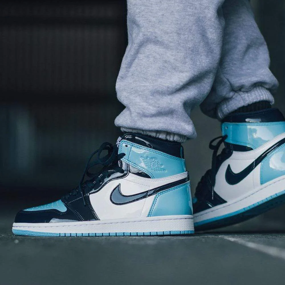 Air Jordan 1 Wmns Retro High OG 'Blue Chill' - Image 6