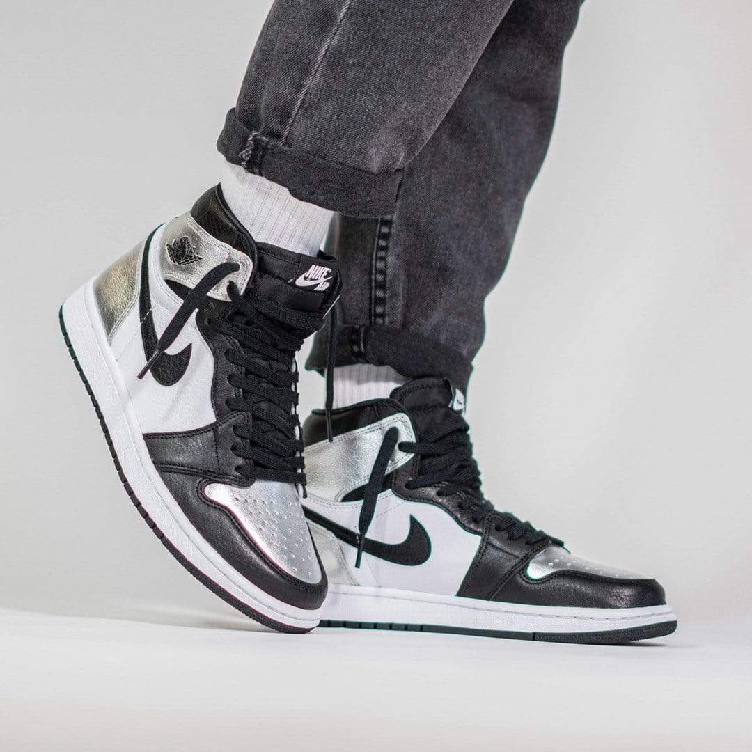 Air Jordan 1 Wmns Retro High OG 'Silver Toe' - Image 8