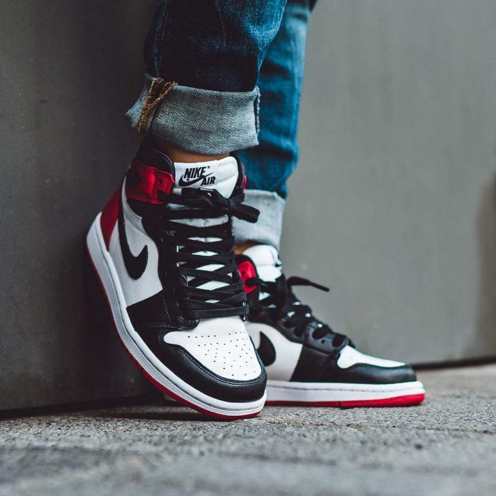 Air Jordan 1 Wmns Retro High 'Satin Black Toe' - Image 7