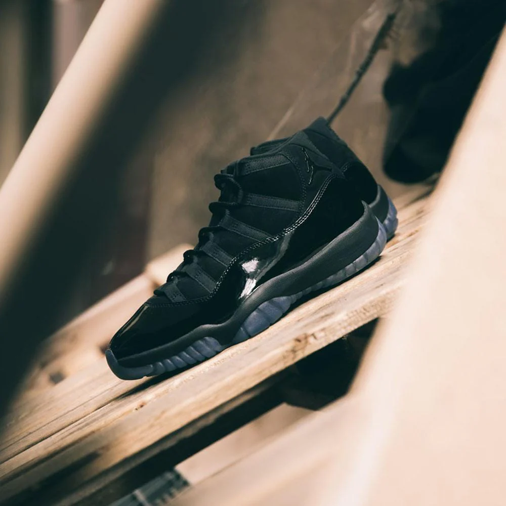 Air Jordan 11 "Cap and Gown" - Image 6