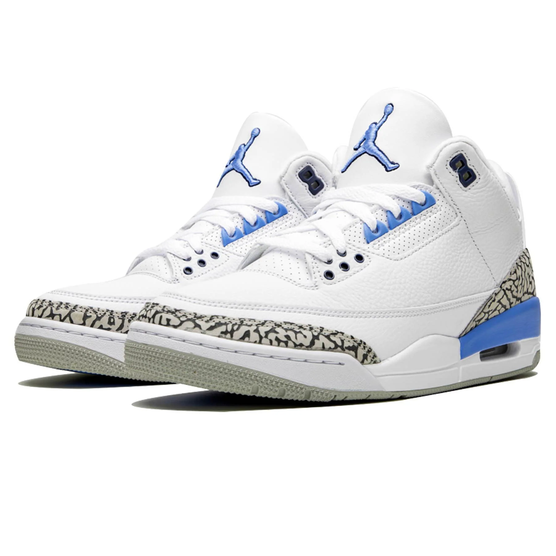 Air Jordan 3 Retro 'UNC' - Image 2