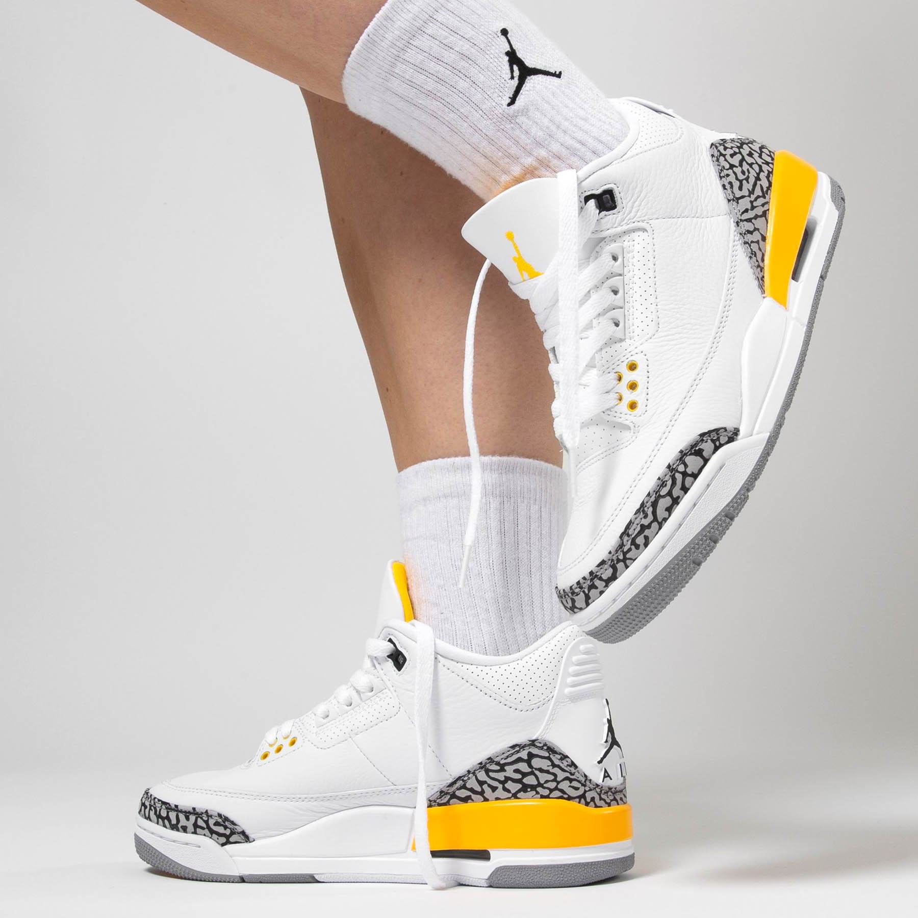 Air Jordan 3 Retro Wmns 'Laser Orange' - Image 6