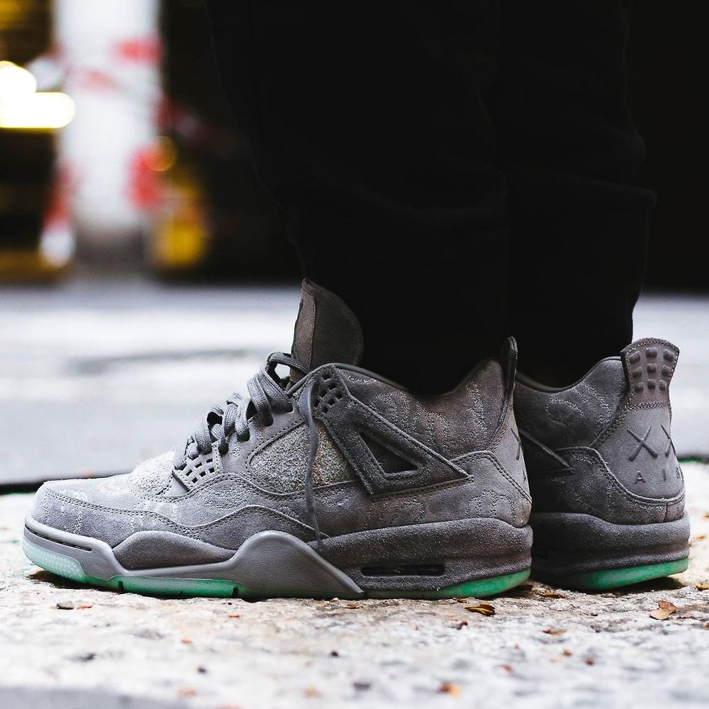 KAWS x Air Jordan 4 Retro 'Cool Grey & White' - Image 6