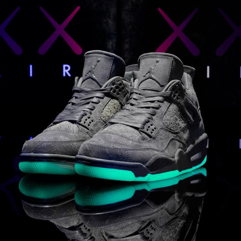 KAWS x Air Jordan 4 Retro 'Cool Grey & White' - Image 8