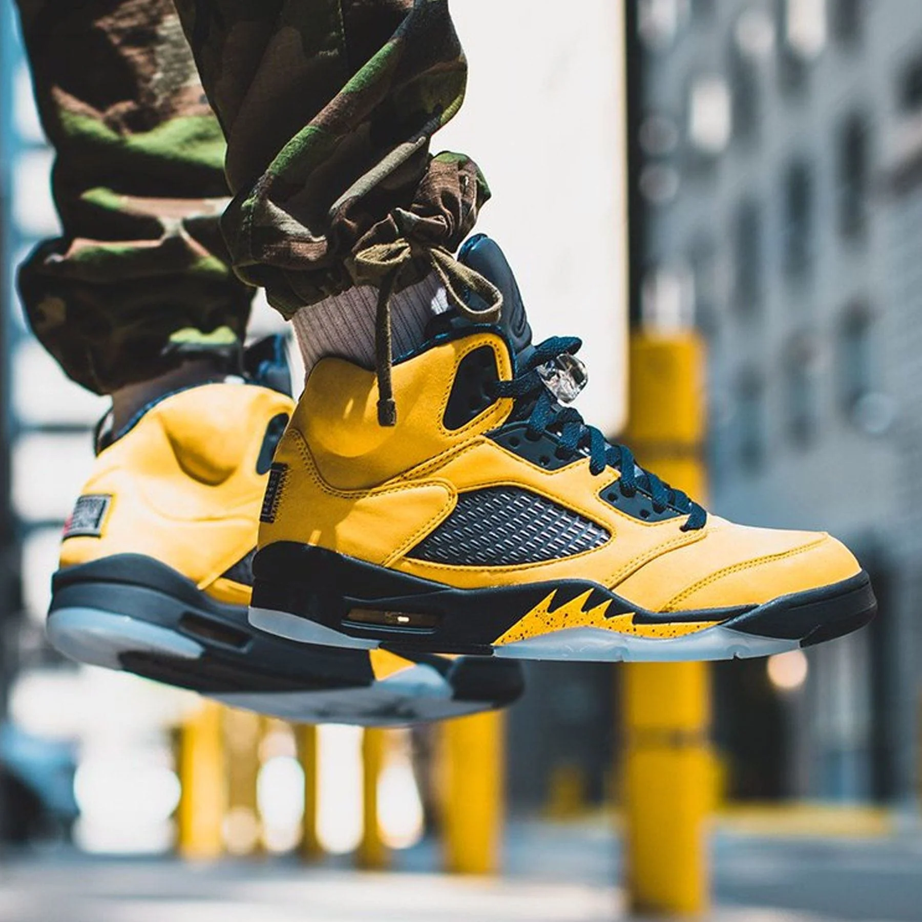 Air Jordan 5 Retro SP 'Michigan' - Image 6