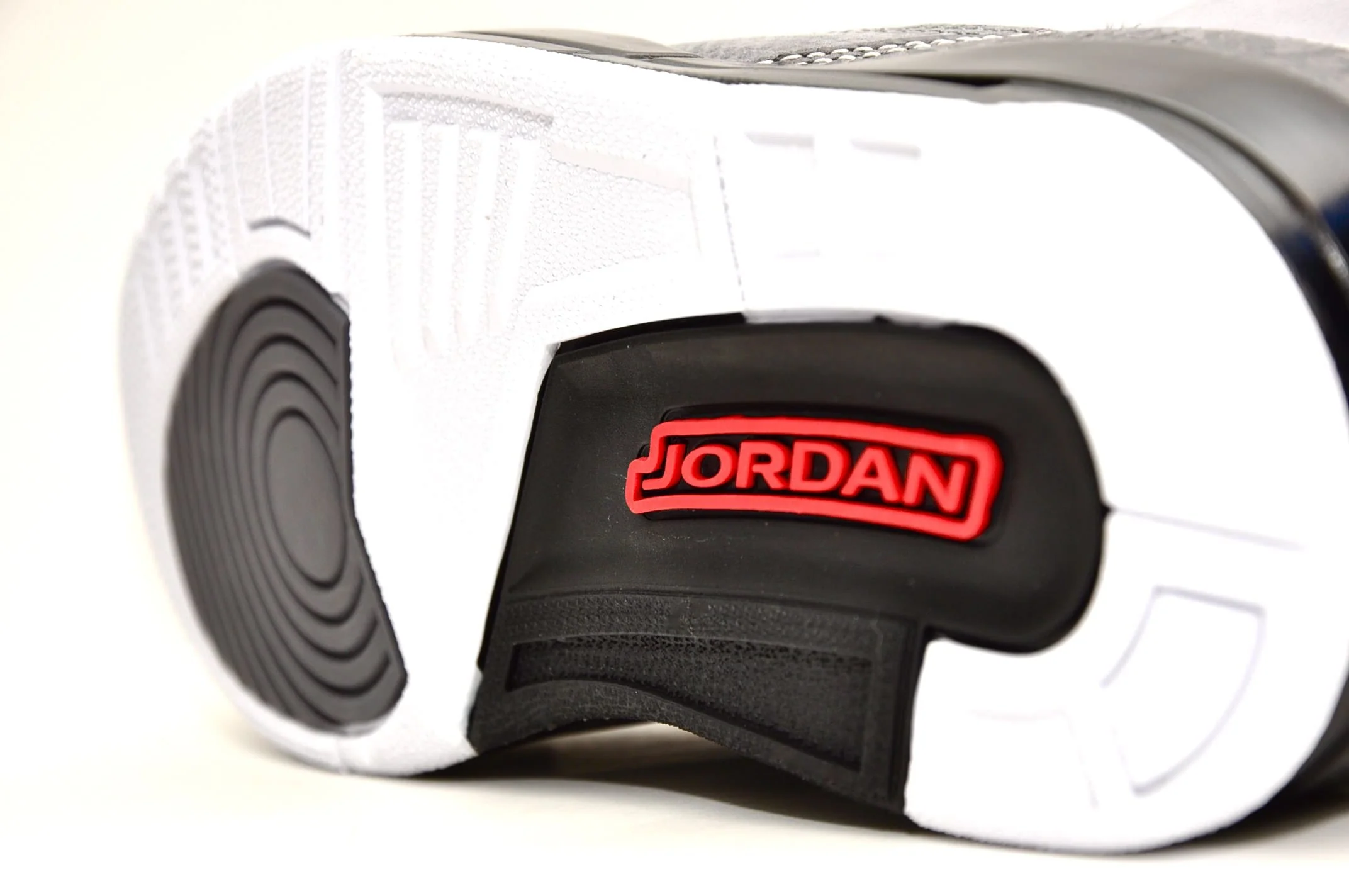 Air Jordan 3 'Stealth' - Image 3