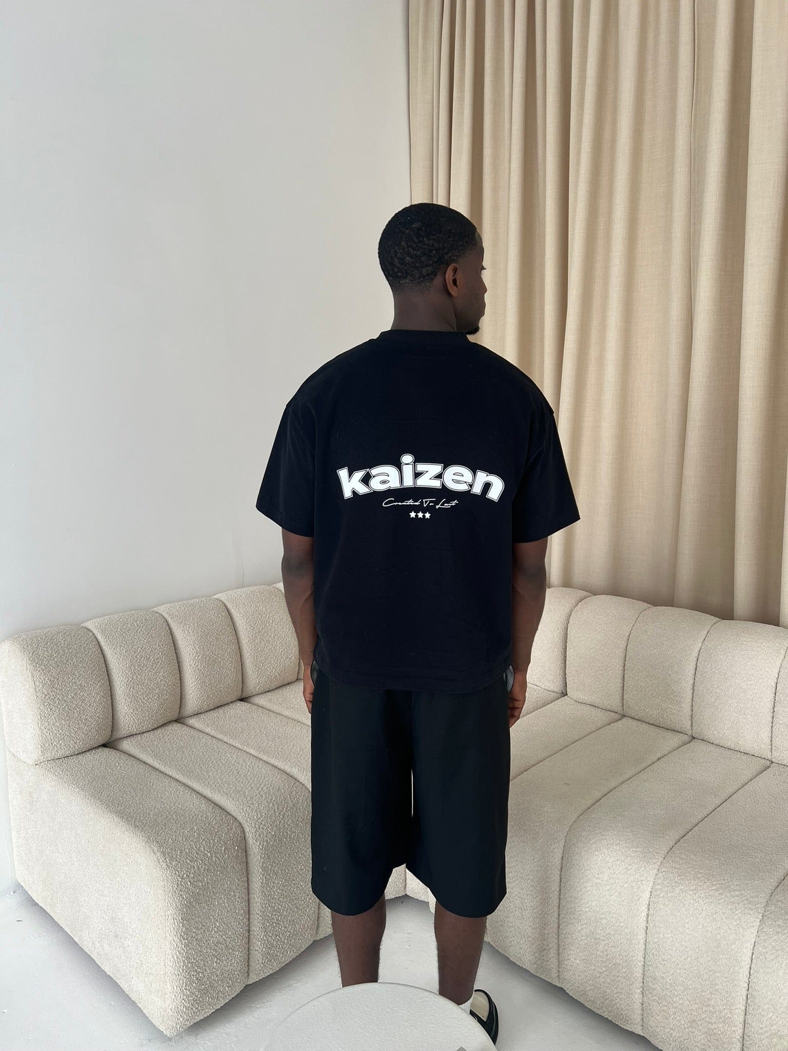 KAIZEN MARKET ARCH TEE BLACK - Image 4
