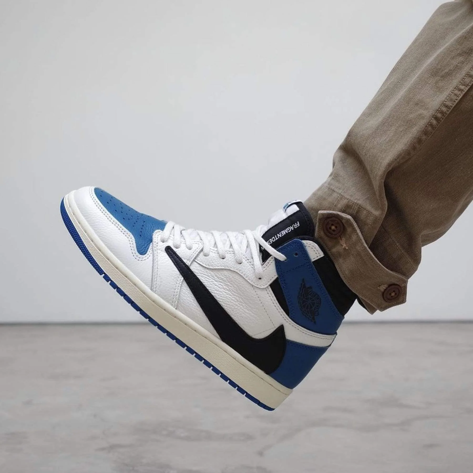 Fragment Design x Travis Scott x Air Jordan 1 Retro High - Image 9