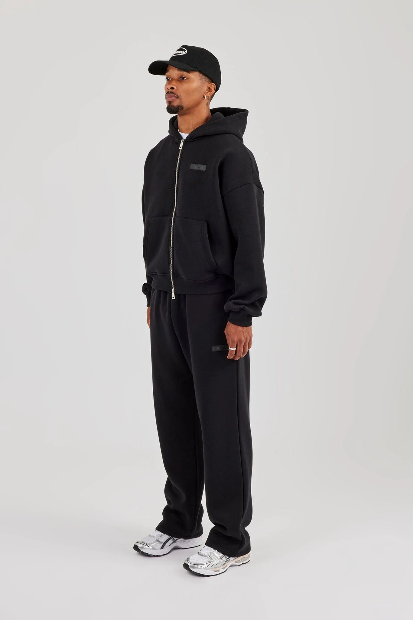 Cernucci Logo Tab Zip Hoodie & Relaxed Jogger - Black - Image 2