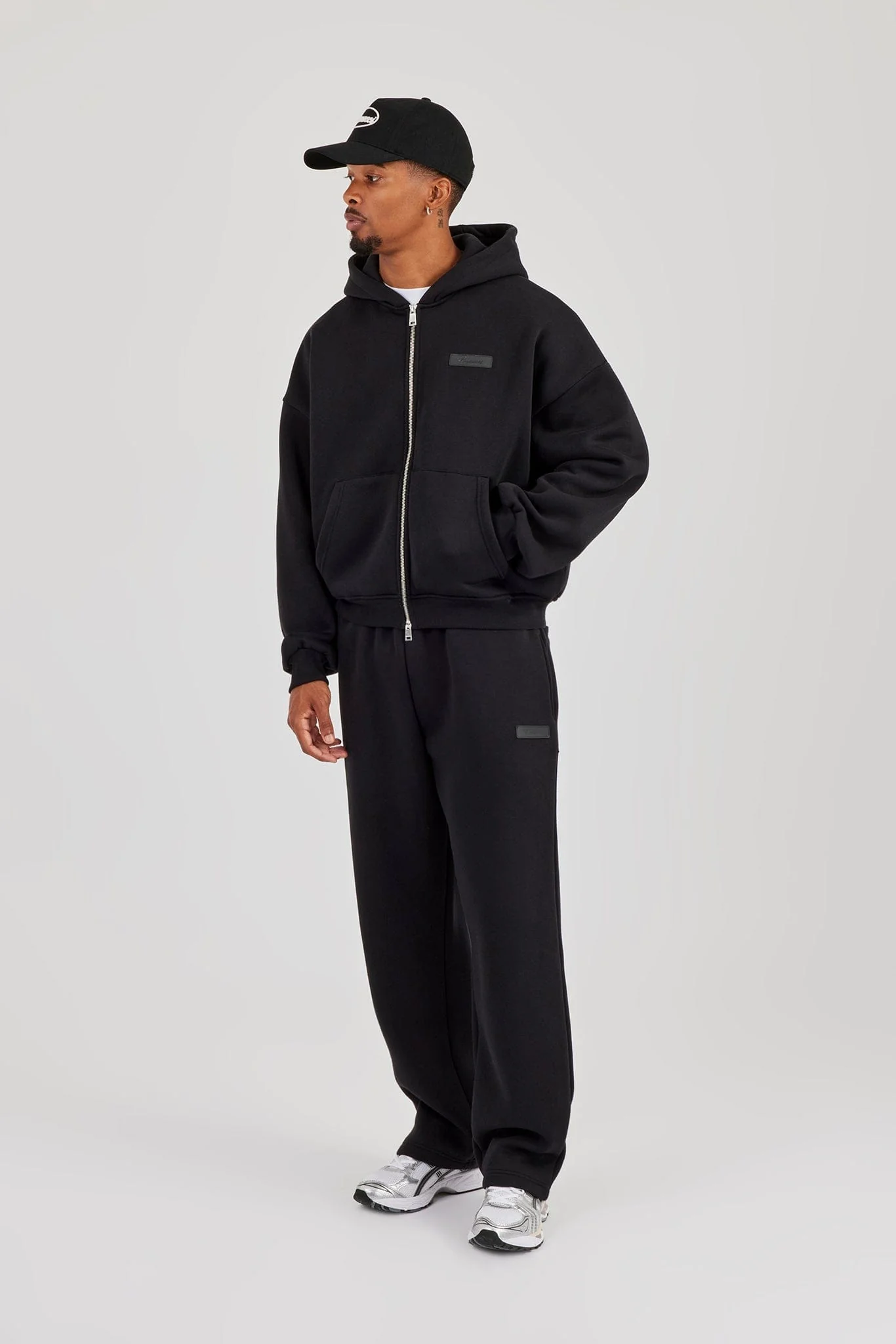 Cernucci Logo Tab Zip Hoodie & Relaxed Jogger - Black - Image 4