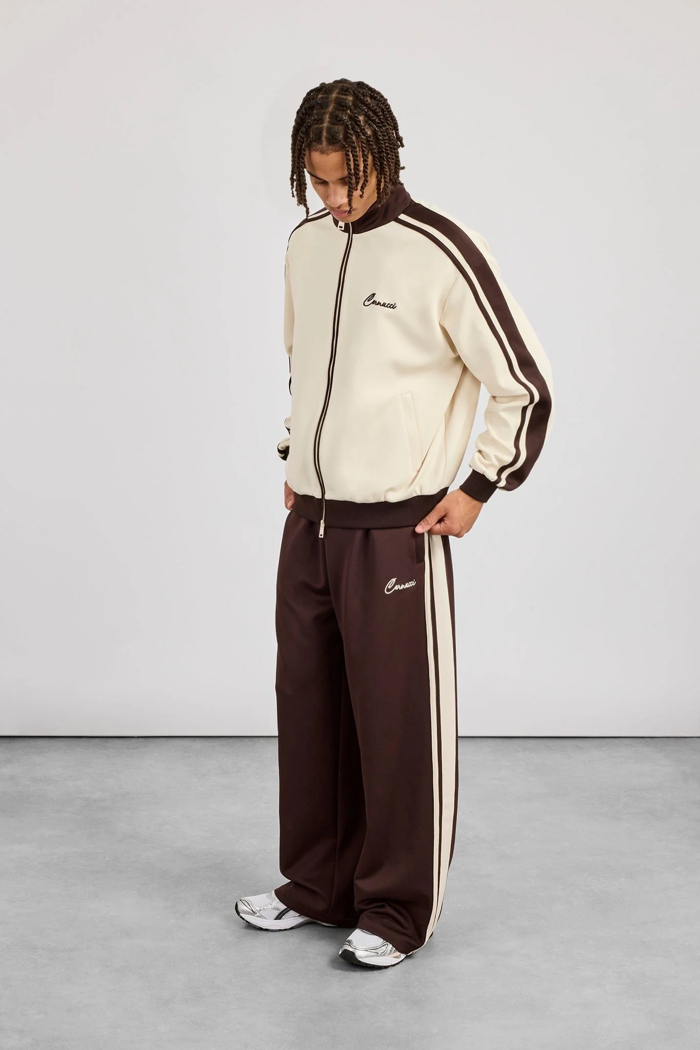 Cernucci Men's Contrast Detail Track Top & Baggy Track Pant - Off White / Chocolate - Image 3
