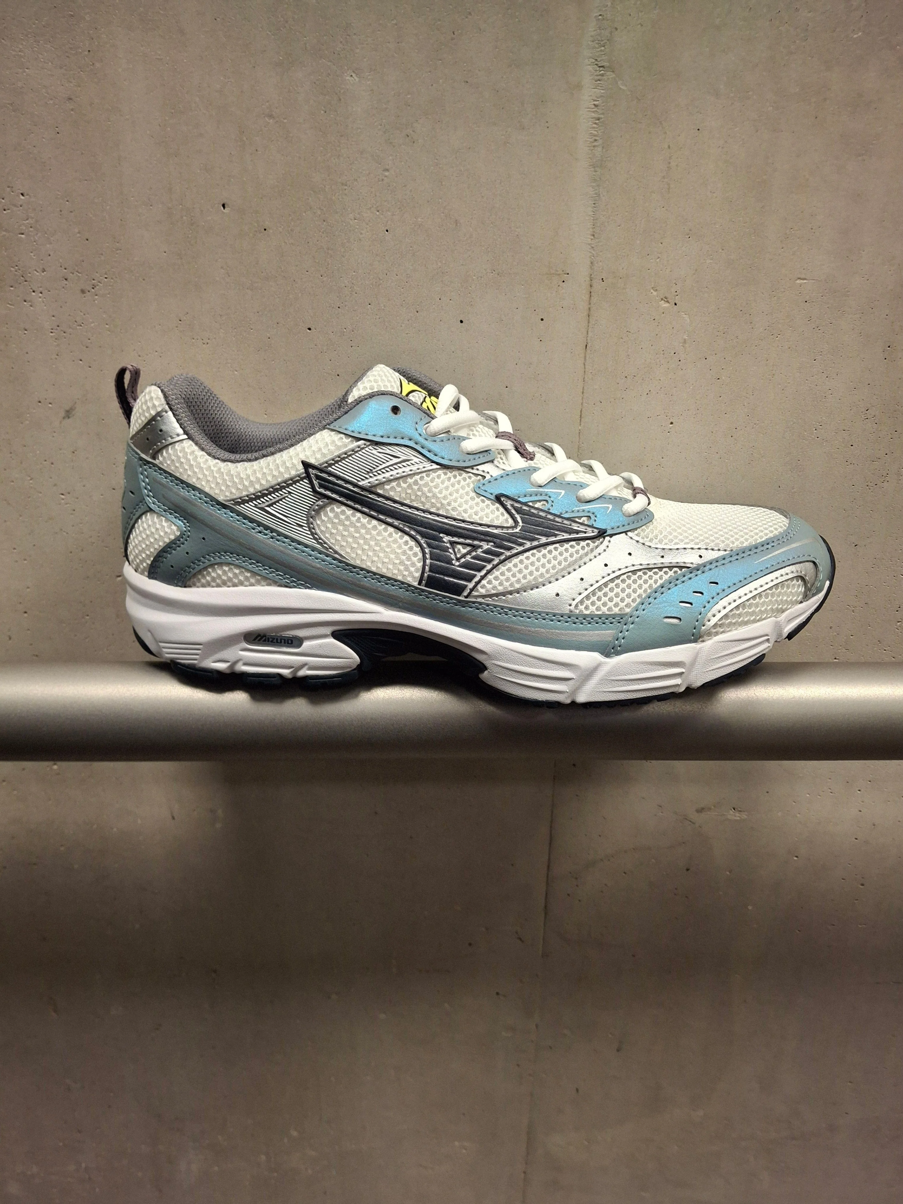 Mizuno MXR Sport 'Snow White Salute Slate' - Image 4