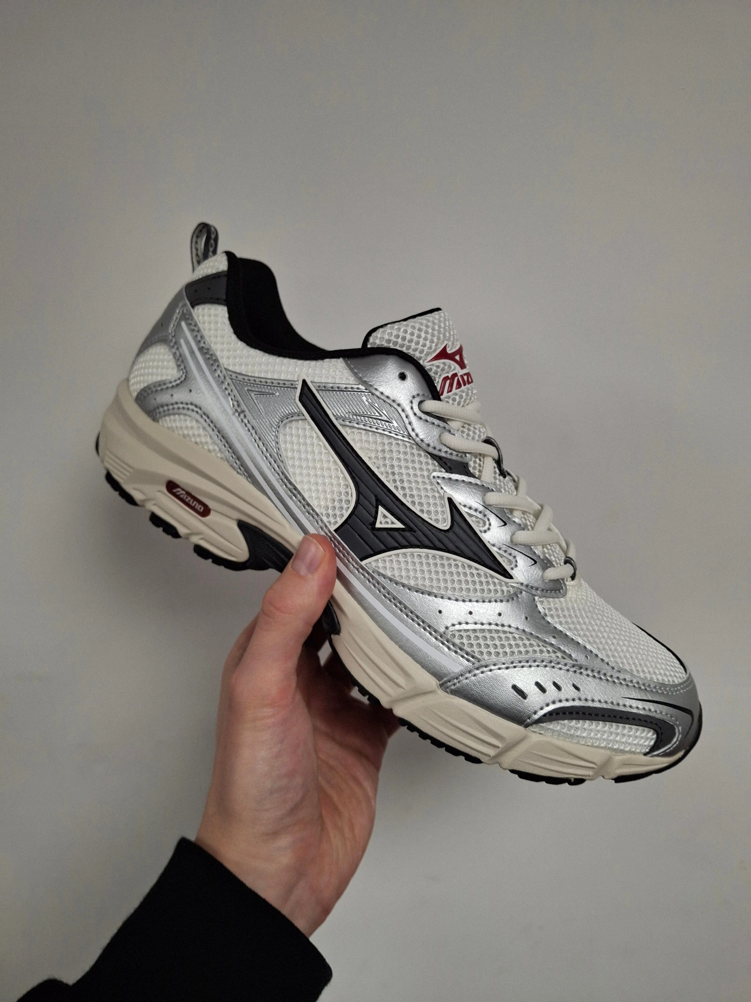 Mizuno MXR Sport 'Snow White Magnet Silver' - Image 5