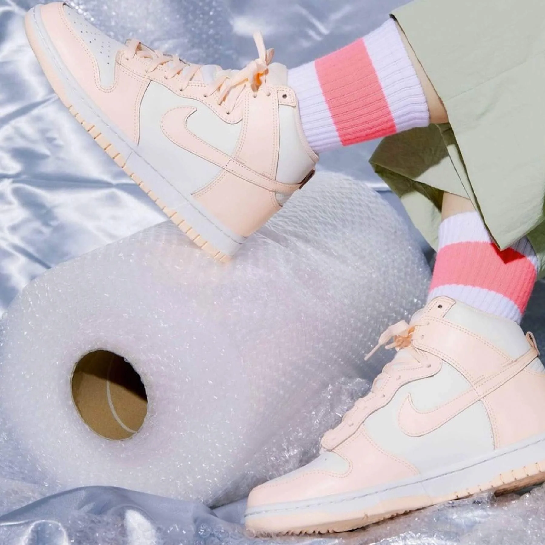 Nike Dunk High Wmns 'Crimson Tint' - Image 6