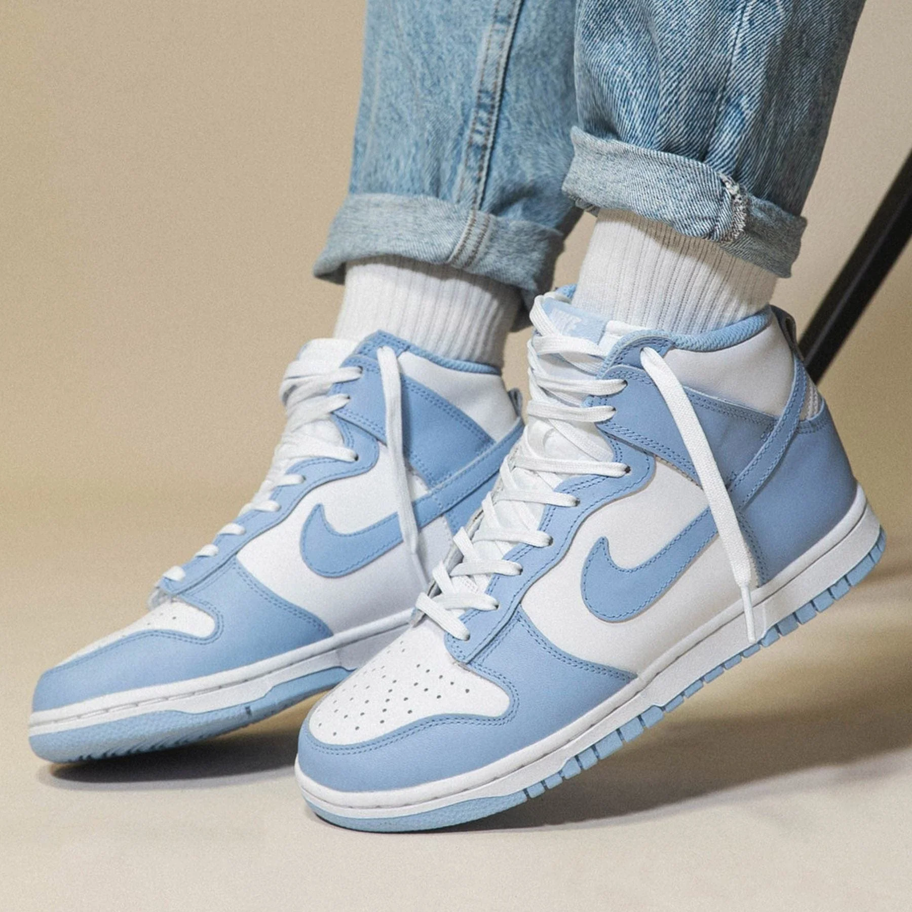 Nike Dunk High Wmns 'Aluminum' - Image 8