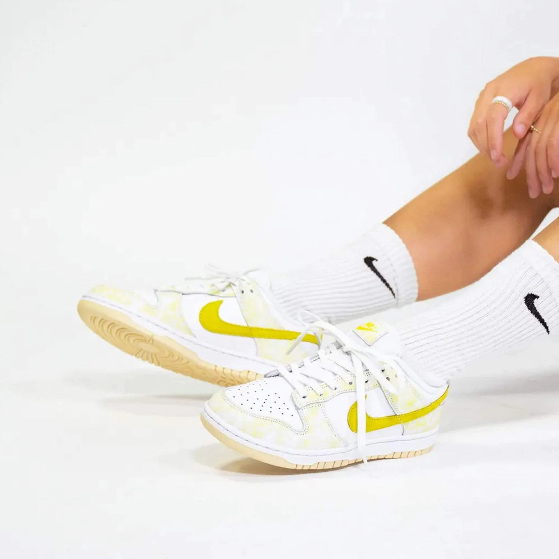 Nike Dunk Low OG Wmns 'Yellow Strike' - Image 7